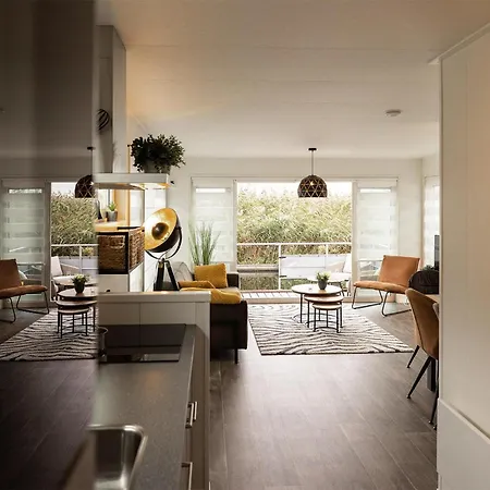 2 Bedroom Stunning Ship In Botel Aalsmeer