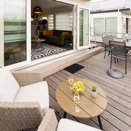 2 Bedroom Stunning Ship In Botel